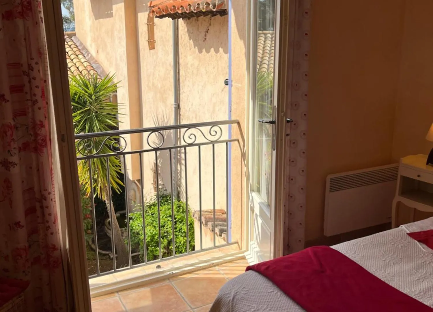 Couette-café Le Mazet des Mûres Grimaud France