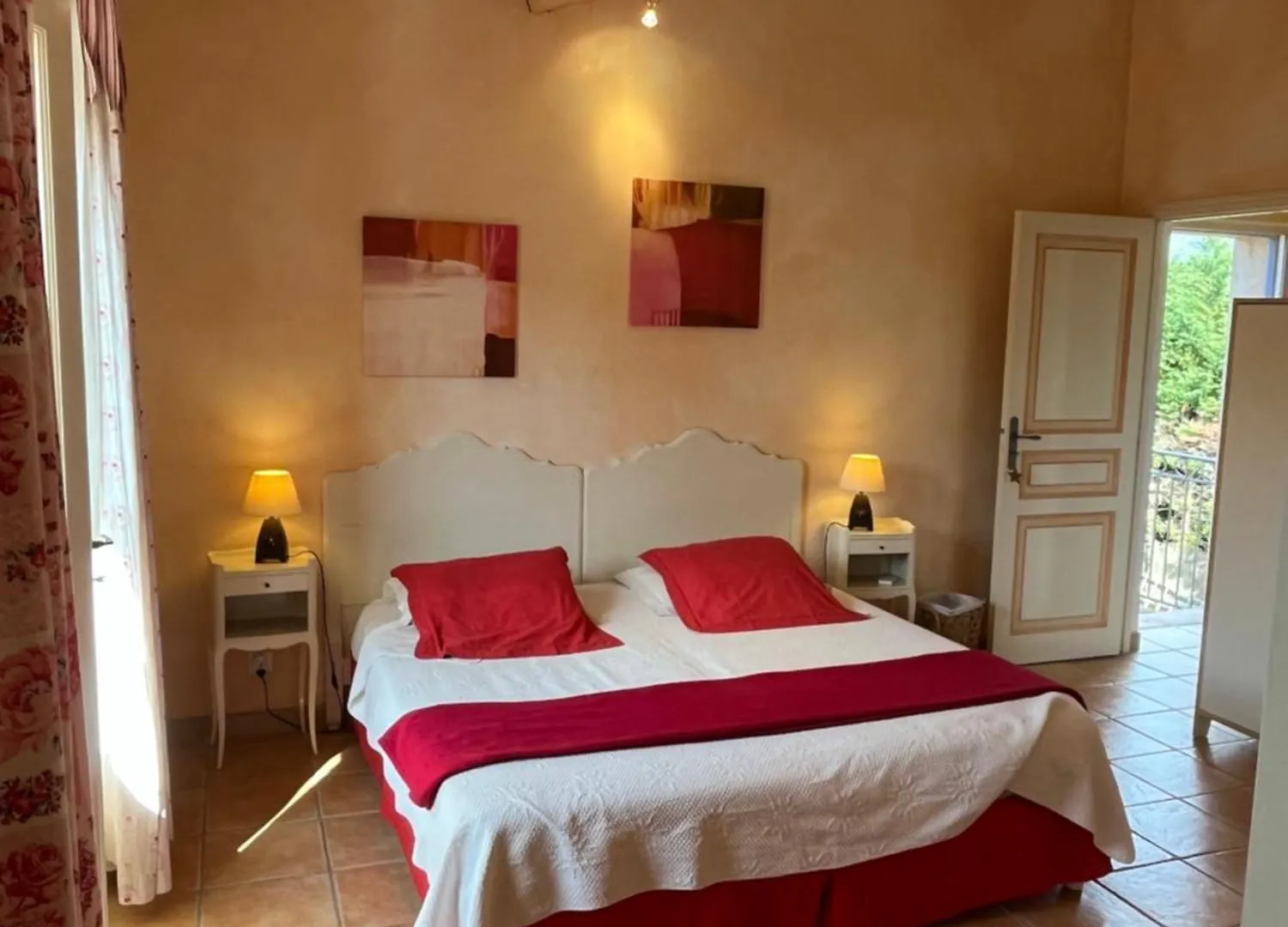 Le Mazet des Mûres Grimaud Couette-café