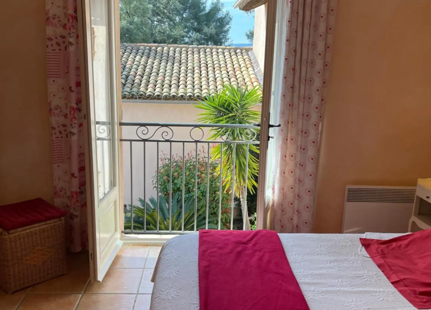 Le Mazet des Mûres Grimaud Couette-café