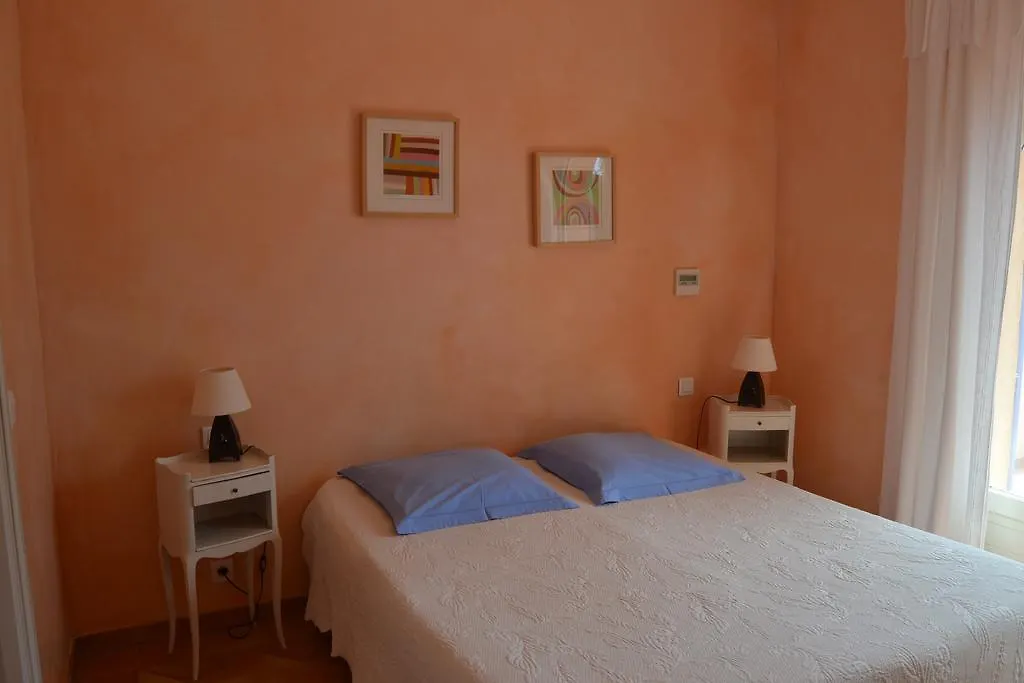 Couette-café Le Mazet des Mûres Grimaud